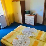 Family Friends Гостевой дом Приморско