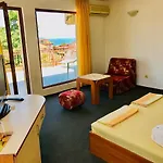 Family Friends Гостевой дом 4*