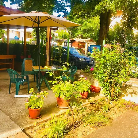 Family Friends Pensionat 4*