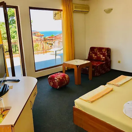 Family Friends Guest house 2*