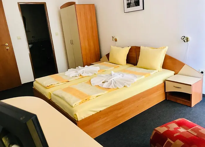 Family Friends Affittacamere 4*